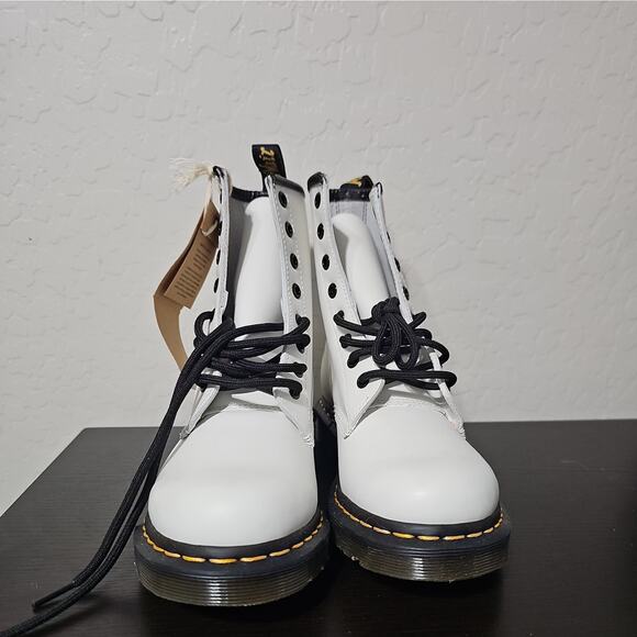 New Dr. Martens 1460 W Patent Leather Boots Women’s Sz 6 L - SMOOTH WHITE - Picture 2 of 5